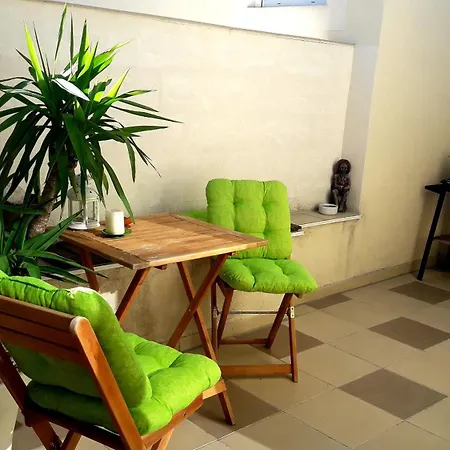 F2 Type Loft Avec Terrasse Lägenhet Alès