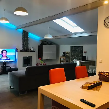 Lägenhet F2 Type Loft Avec Terrasse Alès